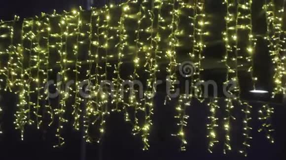新年的灯光城市假日照明视频的预览图