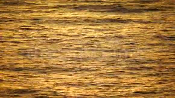 抽象的水波纹呈黄色视频的预览图