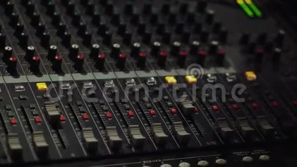 混合控制台音频混合器声板混合甲板或混合机视频的预览图