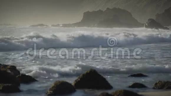 在普菲弗海滩冲浪视频的预览图