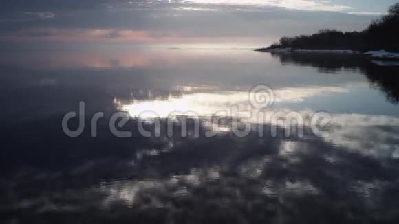 清晨海边的诺森景观视频的预览图