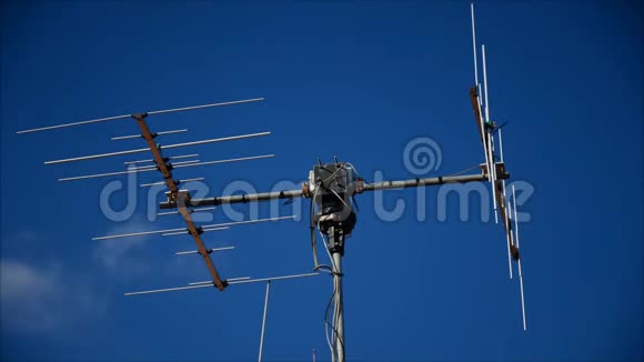 电信塔包括无线电微波和电视天线视频的预览图