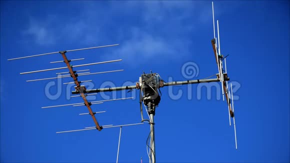 电信塔包括无线电微波和电视天线视频的预览图