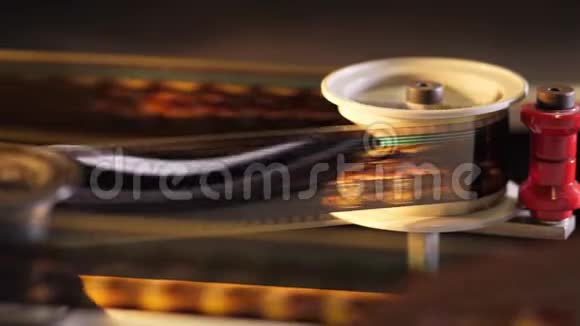 电影院的魅力35毫米电影放映在电影院视频的预览图