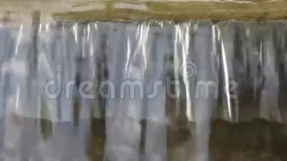 水流在河里视频的预览图