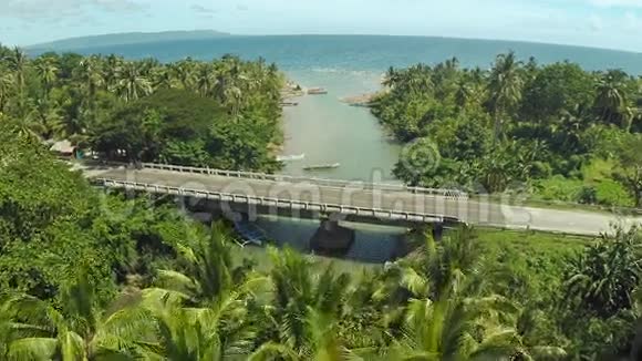 这条河流入大海公路桥菲律宾博霍尔岛视频的预览图