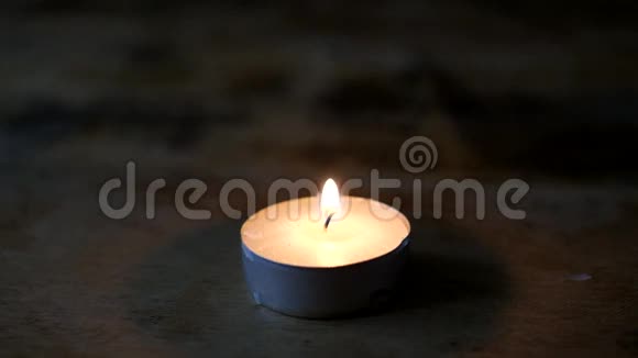 燃烧的蜡烛葬礼视频的预览图