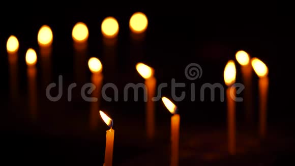 在迪瓦利夜的蜡烛视频的预览图