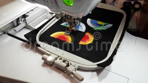 自动缝纫机绣花一个图案视频的预览图