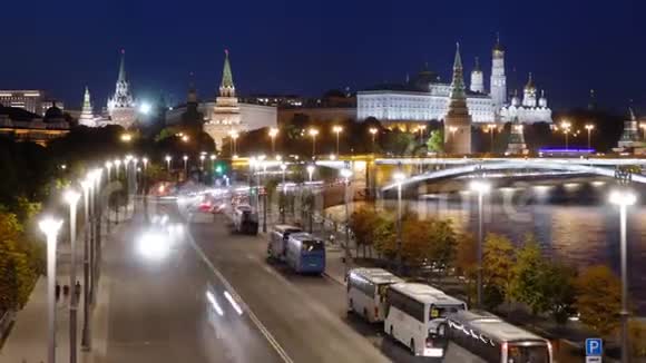 莫斯科克里姆林宫的夜幕降临视频的预览图