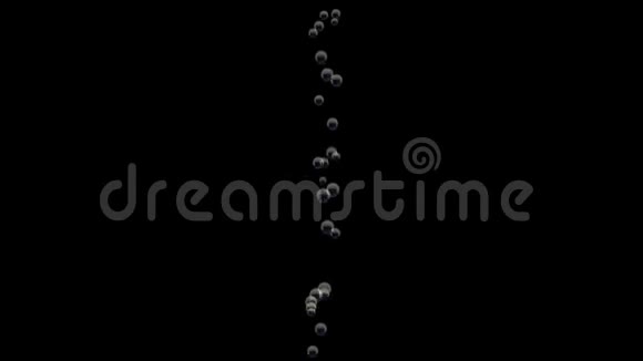 透明的气泡在黑色背景的水下视频的预览图