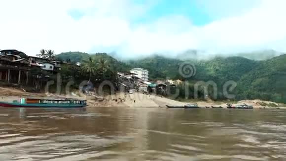江景和湖镇视频的预览图