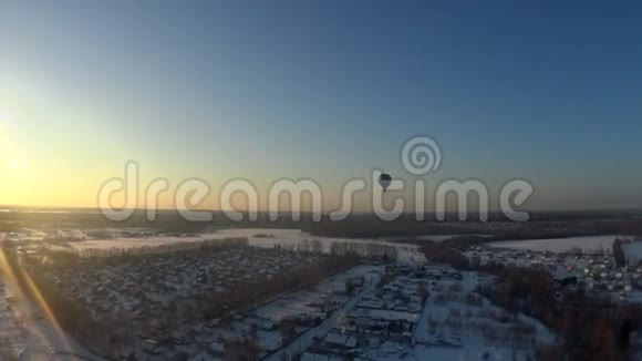 达查斯覆盖着雪景的鸟瞰图视频的预览图