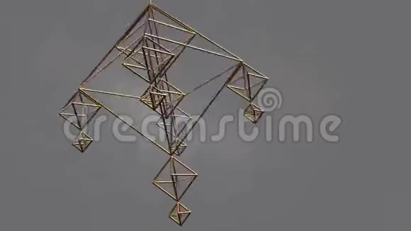 神圣的金字塔形状呈金字塔形状的金色线架晶格的旋转翻拍录像视频的预览图