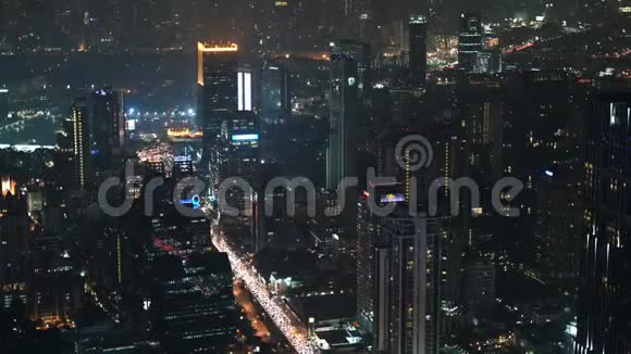 曼谷市区商业和金融区的夜间时间视频的预览图