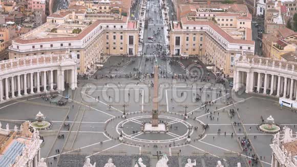 梵蒂冈大广场圣彼得大教堂的鸟瞰图视频的预览图