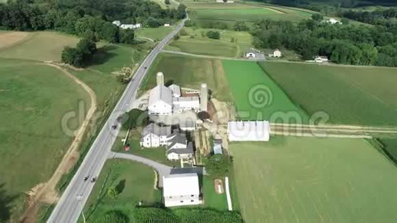 鸟瞰阿米什农场和农场兰开斯特郡宾夕法尼亚州视频的预览图