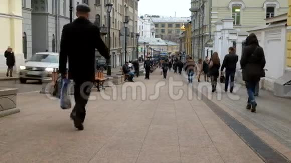 莫斯科的人们沿街走视频的预览图