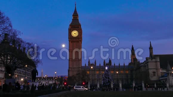 伦敦的大笨钟大厦和议会大厦视频的预览图