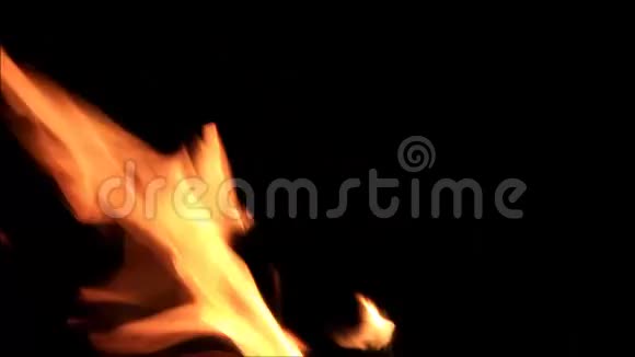火焰燃烧在黑色上视频的预览图