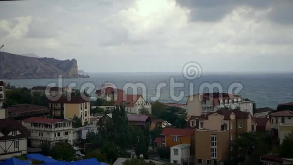苏达克镇酒店屋顶和黑海景观视频的预览图