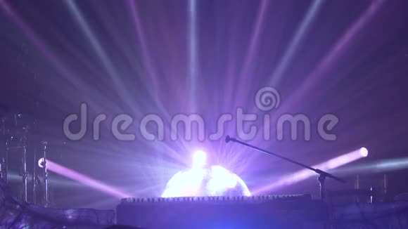 明亮的舞台灯光闪烁视频的预览图