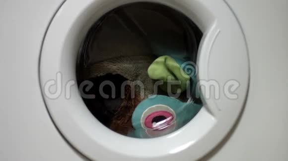 洗衣机轧制视频的预览图