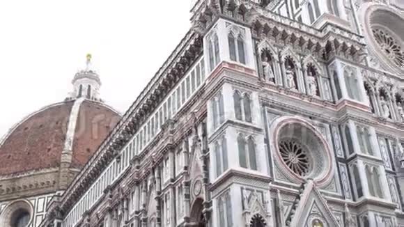 佛罗伦萨意大利2016年11月多莫圣玛丽亚德尔菲奥雷大教堂建筑细节4K视频的预览图