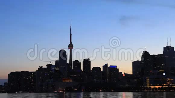 多伦多4K超高清时程在黄昏时分穿过海港视频的预览图