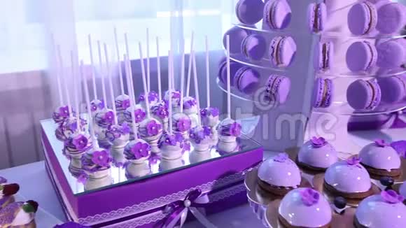自助餐桌上的糖果婚礼有糖果的桌子自助餐甜点美酒视频的预览图