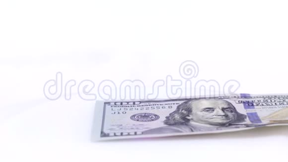 新钞票的轮换放了100美元视频的预览图