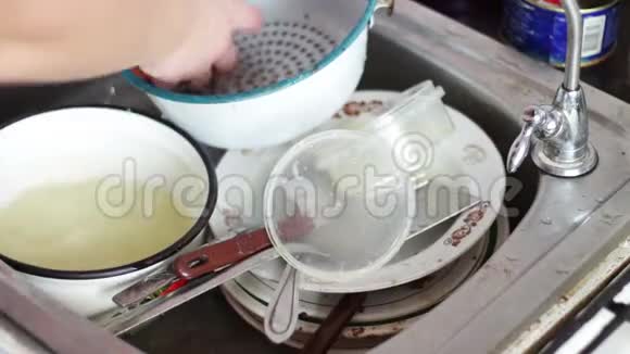 厨房洗菜时间延时视频的预览图