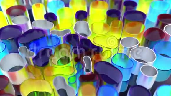 五彩3D动画组成软圆筒管被拉到中心移动时变形视频的预览图