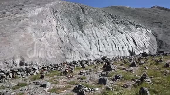 山中古石楼视频的预览图
