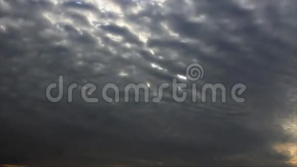 灰色涟漪云景视频的预览图
