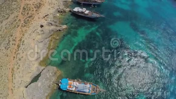 马耳他游艇码头的空中观景视频的预览图