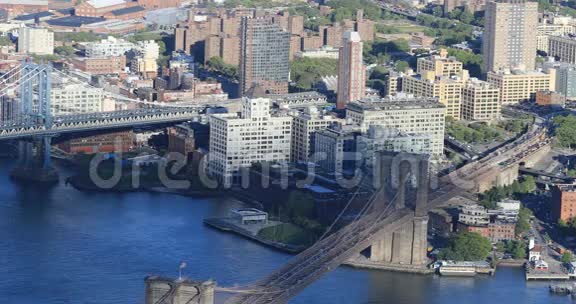4K超高清飞机视野曼哈顿和布鲁克林大桥视频的预览图