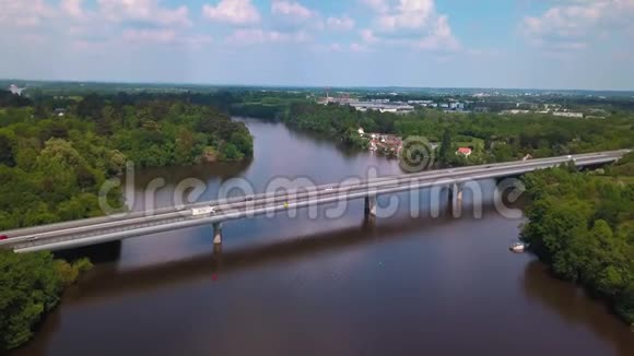 南特埃尔德河的鸟瞰图视频的预览图