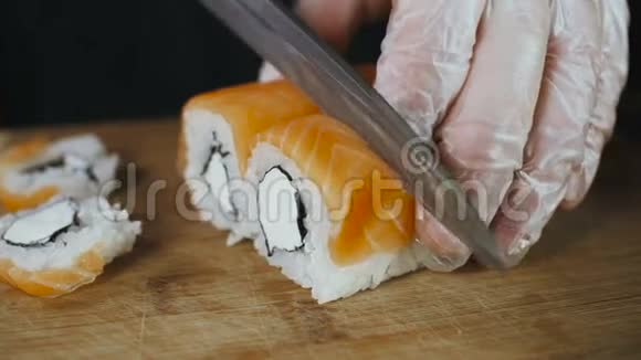 刀切三文鱼寿司视频的预览图