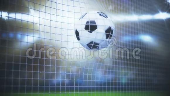 体育理念足球在球网中飞行在网中慢速旋转黑色背景和传单视频的预览图