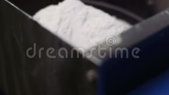 小麦粉铣床视频的预览图