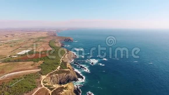 陆地尽头葡萄牙西海岸鸟瞰图视频的预览图