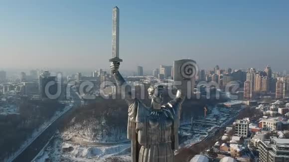 基辅冬季的马瑟兰纪念碑视频的预览图