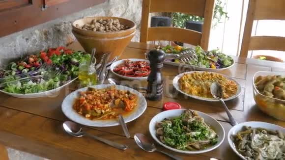 土耳其菜的开胃菜视频的预览图