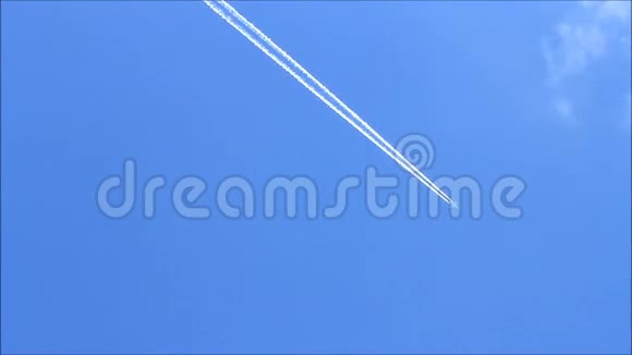 空中飞机上有对线视频的预览图