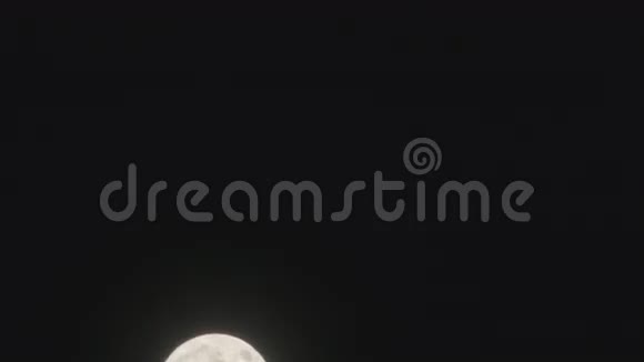 时光流逝的月亮天空视频的预览图