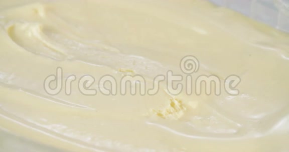 芒果冰淇淋的范围视频的预览图