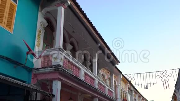 在泰国普吉岛普吉镇的一个老地方拍摄的历史建筑前往泰国视频的预览图