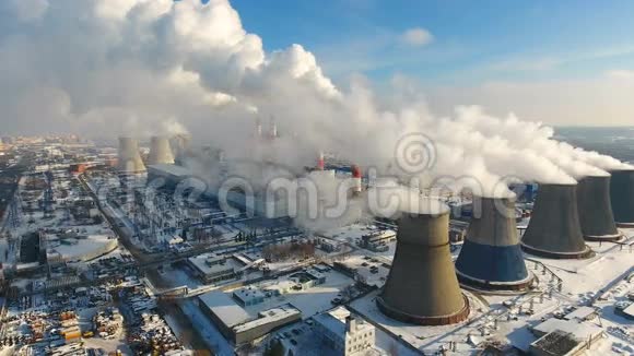 工厂管道的工业背景全球变暖的概念视频的预览图