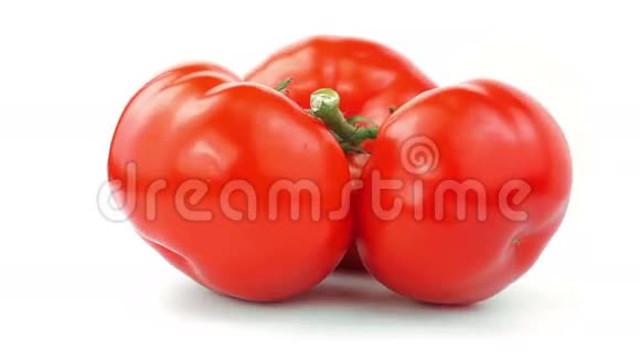 红番茄360度开启白底全高清循环视频新鲜和健康的有机食品视频的预览图